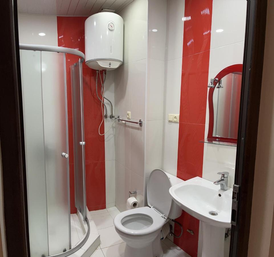 Отель Orbi Apartamenti Batumi 15 B Экстерьер фото